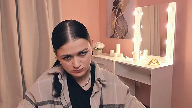 ShanelLevoy online show from 11/14/25, 08:13