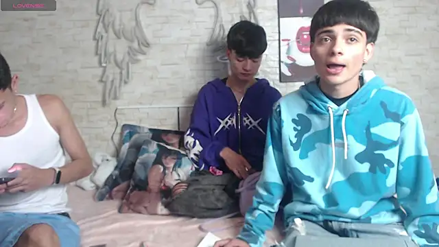 axel milo kairo and noa online show from 12/16/25, 07:19