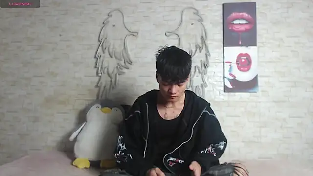 axel milo kairo and noa online show from 01/06/26, 03:16