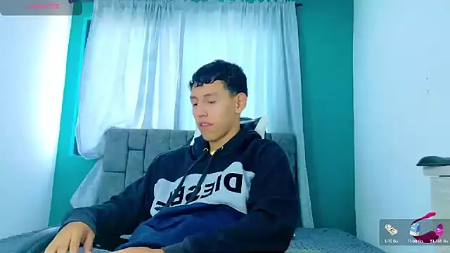 FelipeGonzalezz online show from 11/19/25, 12:49