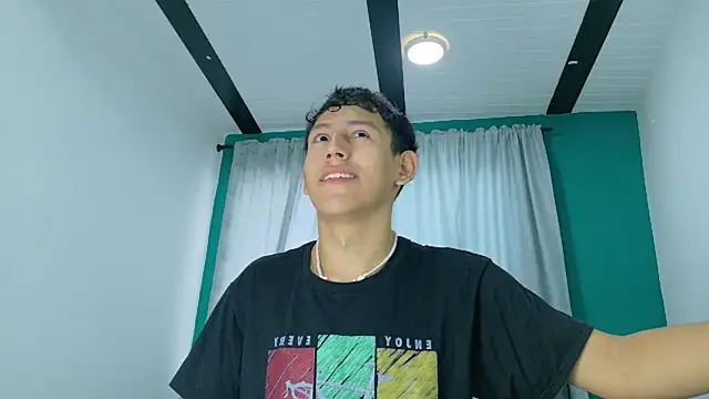 FelipeGonzalezz online show from 11/30/25, 12:31