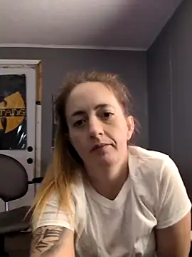 Snapshot of sexxxilexxxi44 chatting on 11/24/25, 09:03 sexxxilexxxi44 online show from 11/24/25, 09:03