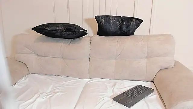 Kenia Storm online show from 01/14/26, 07:30