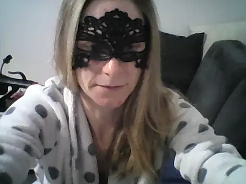 Snapshot of MelleEloa chatting on 11/24/25, 10:20 MelleEloa online show from 11/24/25, 10:20