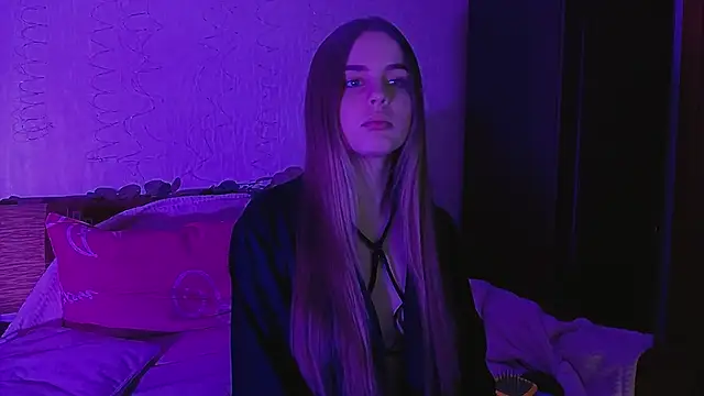 AlicaLOVEalisa777 online show from 12/17/25, 02:23