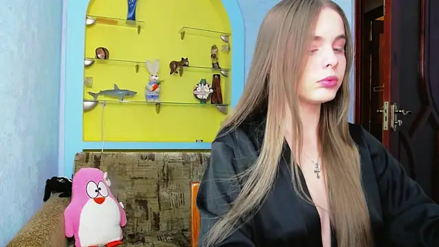 Snapshot of AlicaLOVEalisa777 chatting on 04/12/26, 04:34 AlicaLOVEalisa777 online show from 04/12/26, 04:34