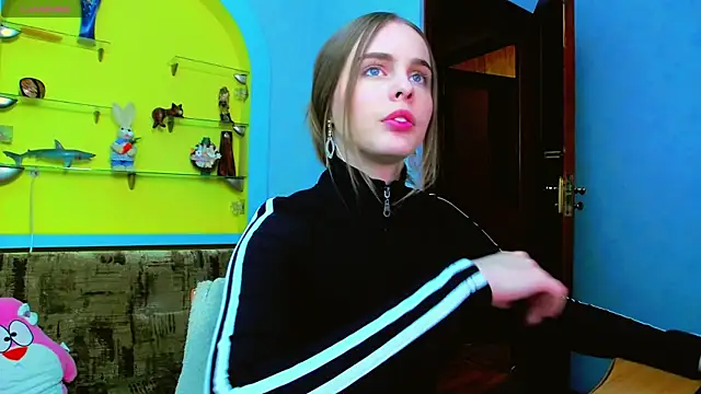 Snapshot of AlicaLOVEalisa777 chatting on 04/14/26, 06:25 AlicaLOVEalisa777 online show from 04/14/26, 06:25