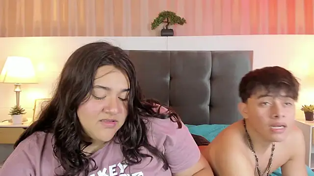 Snapshot of Candy_lovelly chatting on 11/23/25, 12:27 Candy lovelly online show from 11/23/25, 12:27