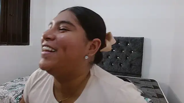 Snapshot of MeganWeb chatting on 11/26/25, 08:54 MeganWeb online show from 11/26/25, 08:54