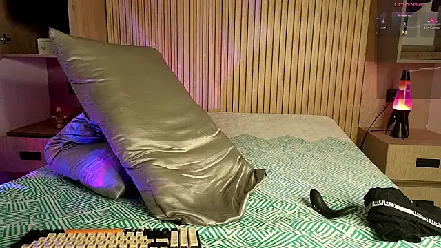 Danmaxwell  online show from 11/12/25, 05:30