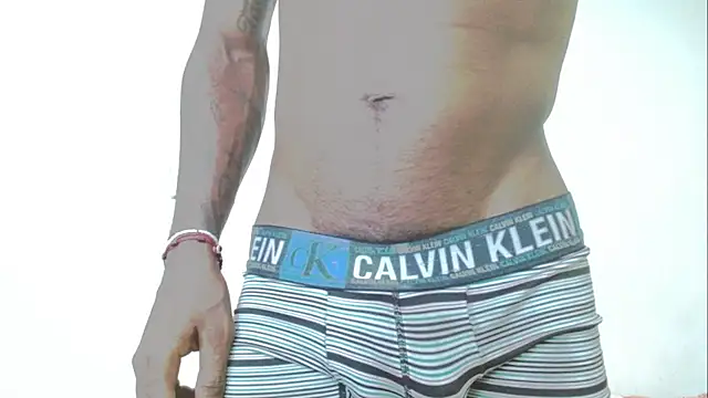 antonela-cris online show from 11/23/25, 05:18