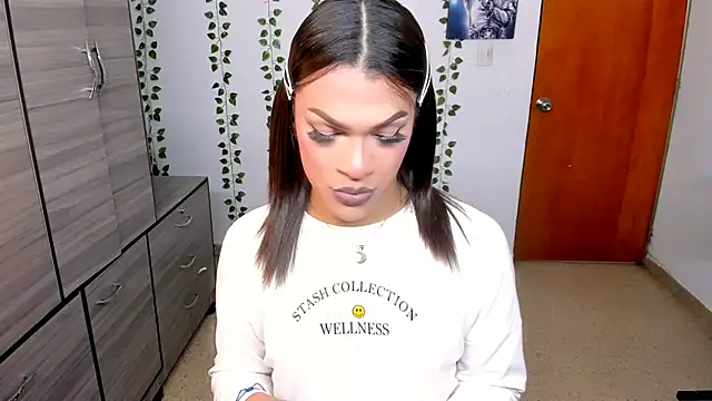 Snapshot of babyhanna_01 chatting on 03/11/26, 12:27 babyhanna 01 online show from 03/11/26, 12:27