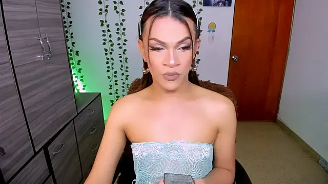 Snapshot of babyhanna_01 chatting on 03/20/26, 12:37 babyhanna 01 online show from 03/20/26, 12:37