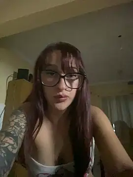 Snapshot of Taurina0105 chatting on 03/16/26, 05:02 Taurina0105 online show from 03/16/26, 05:02