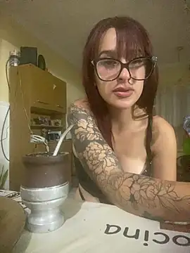 Snapshot of Taurina0105 chatting on 03/20/26, 06:18 Taurina0105 online show from 03/20/26, 06:18