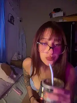 Snapshot of Taurina0105 chatting on 04/07/26, 09:26 Taurina0105 online show from 04/07/26, 09:26