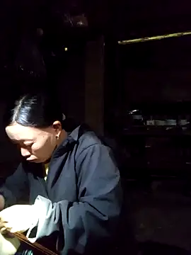 girl-hot2x online show from 11/13/25, 12:53