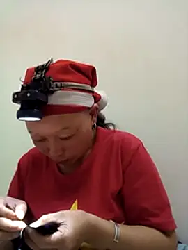 girl-hot2x online show from 11/25/25, 01:00