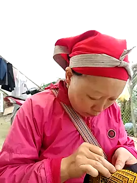 Snapshot of girl-hot2x chatting on 03/20/26, 02:49 girl-hot2x online show from 03/20/26, 02:49