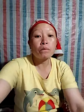 Snapshot of girl-hot2x chatting on 03/26/26, 12:44 girl-hot2x online show from 03/26/26, 12:44