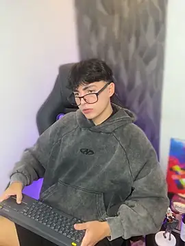 Samu FoXXX online show from 11/11/25, 08:20