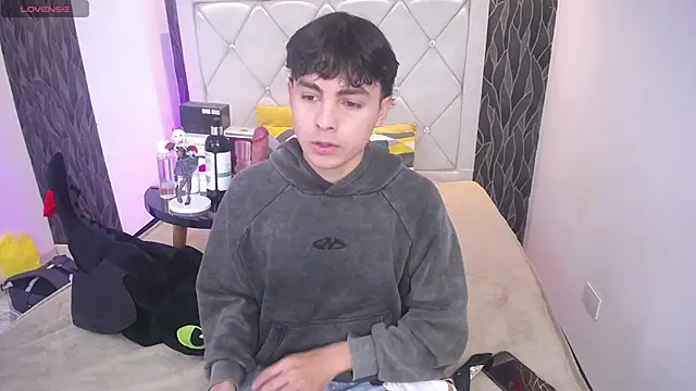 Samu FoXXX online show from 11/21/25, 10:08