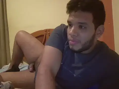 Snapshot of josecamsex27 chatting on 05/16/26, 02:19 josecamsex27 online show from 05/16/26, 02:19