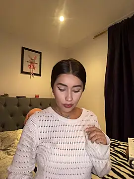 Snapshot of lauren_clauz chatting on 02/09/26, 11:42 lauren clauz online show from 02/09/26, 11:42