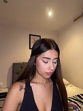 Snapshot of lauren_clauz chatting on 02/11/26, 10:48 lauren clauz online show from 02/11/26, 10:48