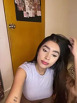 Snapshot of lauren_clauz chatting on 04/08/26, 11:16 lauren clauz online show from 04/08/26, 11:16