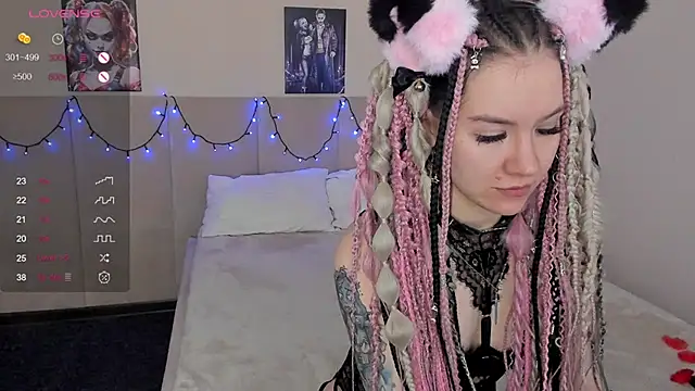 Lina Moony online show from 11/20/25, 02:01