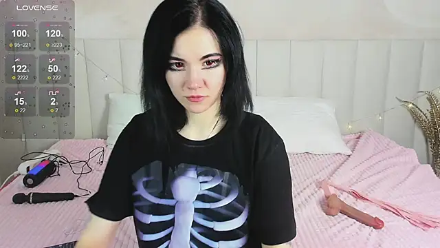 Lina Moony online show from 01/16/26, 01:53