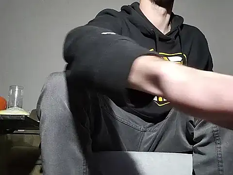 Snapshot of prdlka chatting on 11/19/25, 05:29 prdlka online show from 11/19/25, 05:29