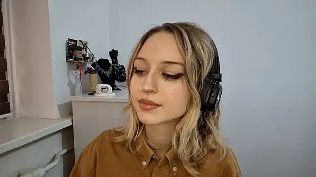 SilvanaKelson online show from 11/11/25, 10:26