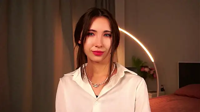 Snapshot of NanceeWestaway chatting on 11/18/25, 06:01 NanceeWestaway online show from 11/18/25, 06:01