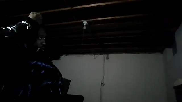 Snapshot of 100blkdav chatting on 12/04/25, 03:38 100blkdav online show from 12/04/25, 03:38