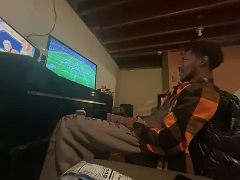 Snapshot of 100blkdav chatting on 04/21/26, 04:30 100blkdav online show from 04/21/26, 04:30