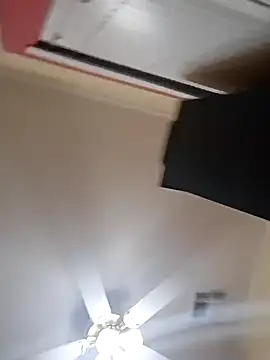 Snapshot of bianca056 chatting on 11/11/25, 12:05 bianca056 online show from 11/11/25, 12:05