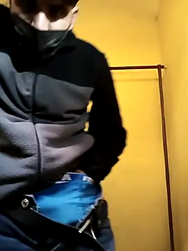 hotyyyyjonny online show from 12/14/25, 09:14