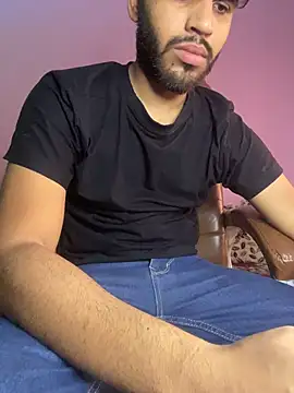 Snapshot of hotyyyyjonny chatting on 06/25/26, 10:53 hotyyyyjonny online show from 06/25/26, 10:53