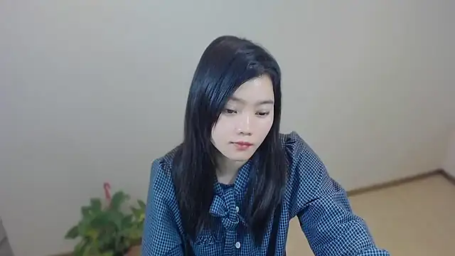 Snapshot of Shaurk chatting on 03/11/26, 10:54 Shaurk online show from 03/11/26, 10:54