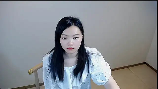 Snapshot of Shaurk chatting on 03/26/26, 05:24 Shaurk online show from 03/26/26, 05:24