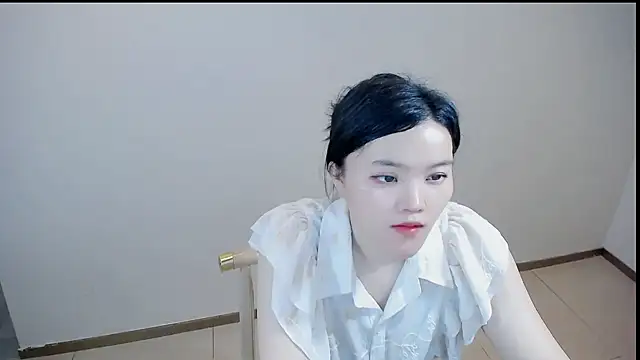 Snapshot of Shaurk chatting on 03/31/26, 08:04 Shaurk online show from 03/31/26, 08:04