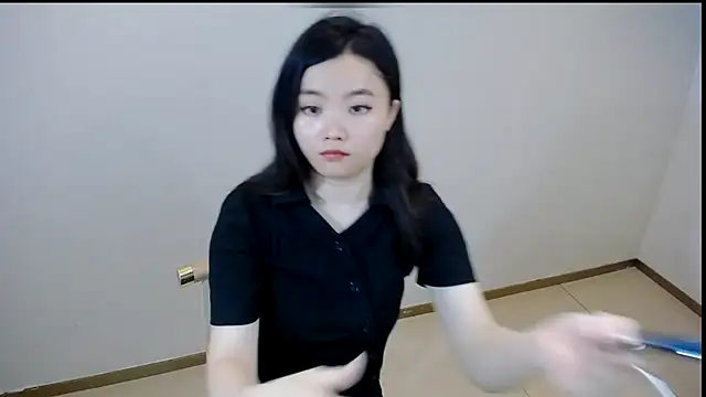 Snapshot of Shaurk chatting on 04/13/26, 02:28 Shaurk online show from 04/13/26, 02:28