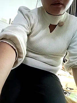 Nuomi6 online show from 11/20/25, 01:39