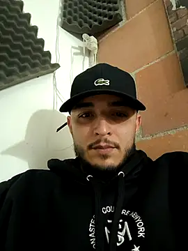 Snapshot of mohamedkarimm chatting on 11/16/25, 01:55 mohamedkarimm online show from 11/16/25, 01:55