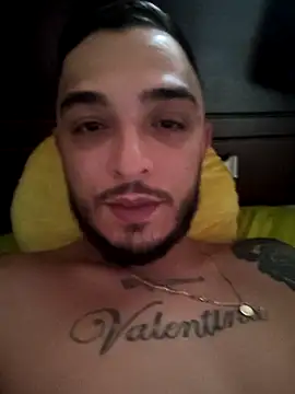 Snapshot of mohamedkarimm chatting on 12/16/25, 02:22 mohamedkarimm online show from 12/16/25, 02:22