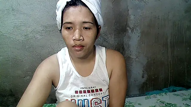 Snapshot of xwindyxxx chatting on 12/14/25, 03:23 xwindyxxx online show from 12/14/25, 03:23