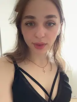 yoyogirlx online show from 06/14/26, 02:24