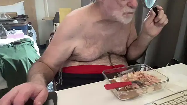 Snapshot of coach-karl chatting on 03/23/26, 01:04 coach-karl online show from 03/23/26, 01:04